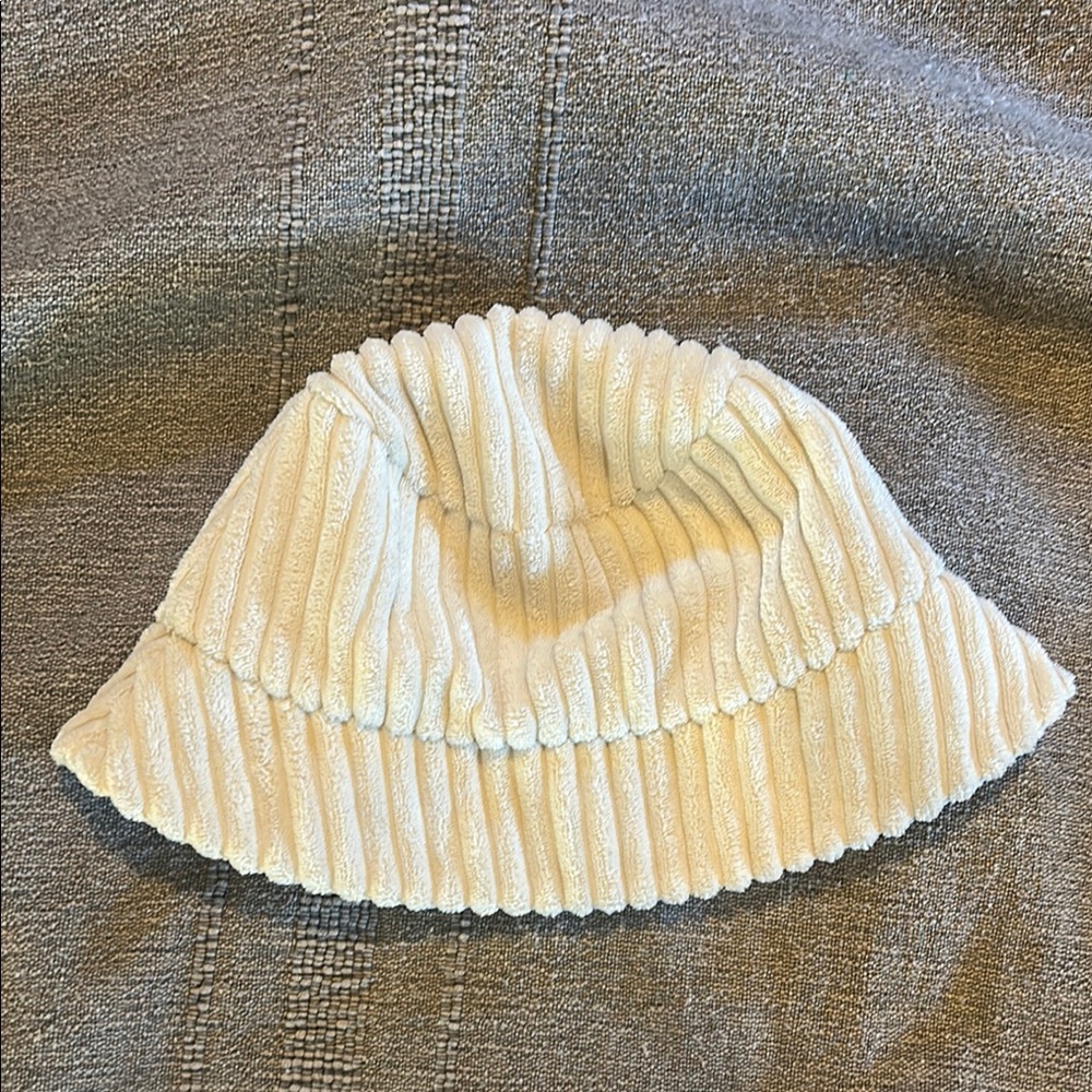 H&M bucket hat | Light Beige